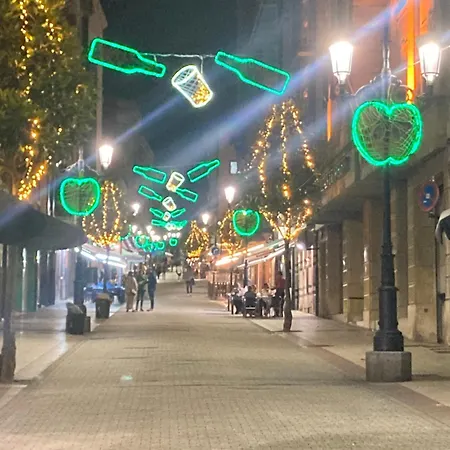 La Ventana De Foncalada Exterior Tranquilo Pleno Centro Parking Gratis Wifi דירה אוביידו